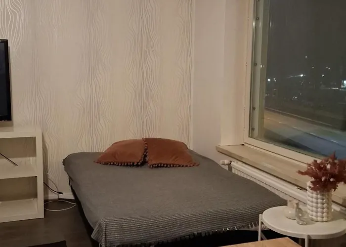 דירה Hh Huoneistot Kaksio Kolmelle פורסה