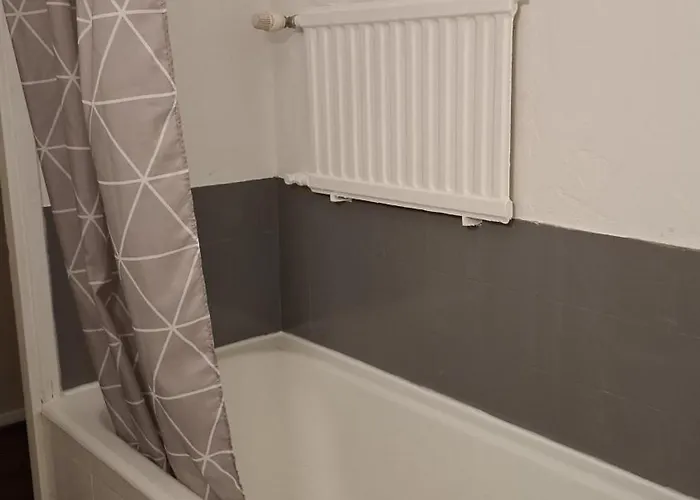 Hh Huoneistot Kaksio Kolmelle דירה פורסה